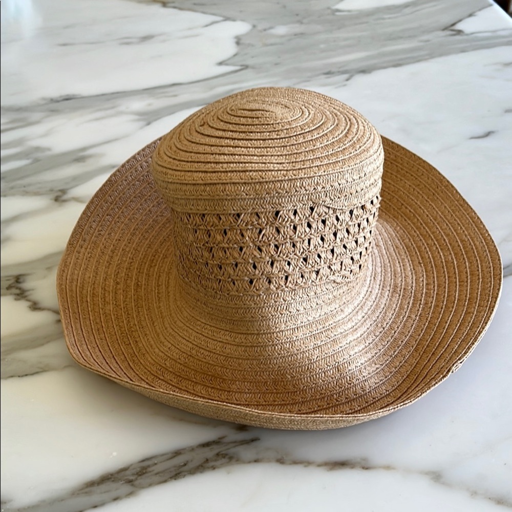 Sun hat by Gertex